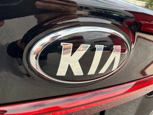 2019 Kia Forte - Image 10 of 19