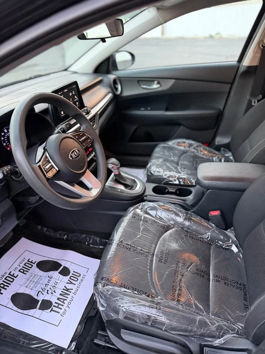 2019 Kia Forte - Image 9 of 17