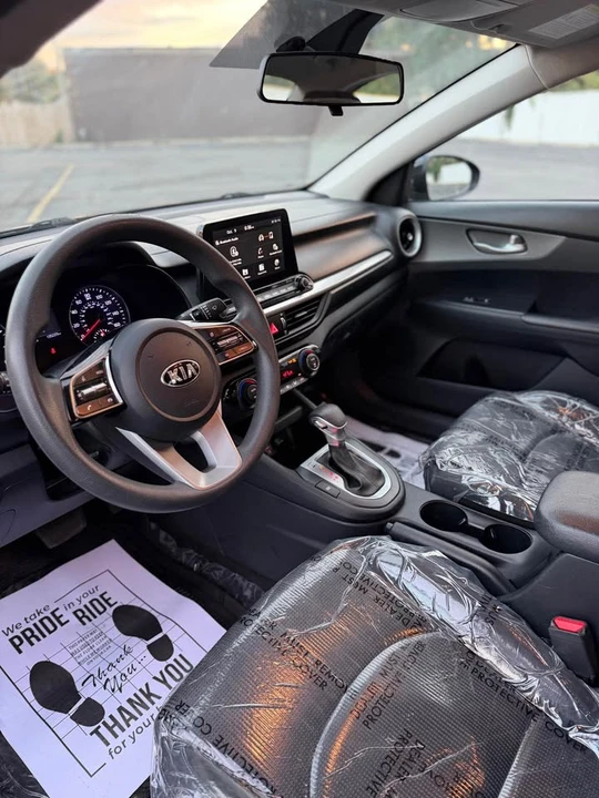 2019 Kia Forte - Image 8 of 17