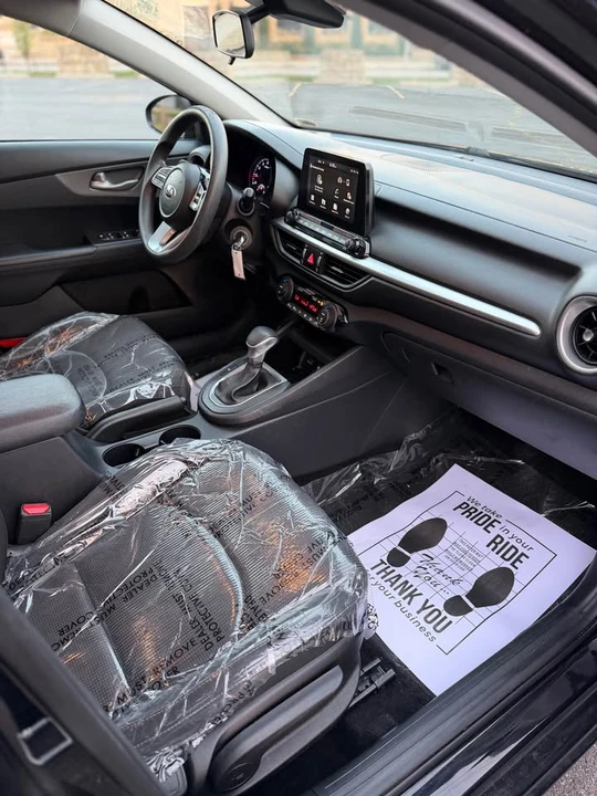 2019 Kia Forte - Image 13 of 17