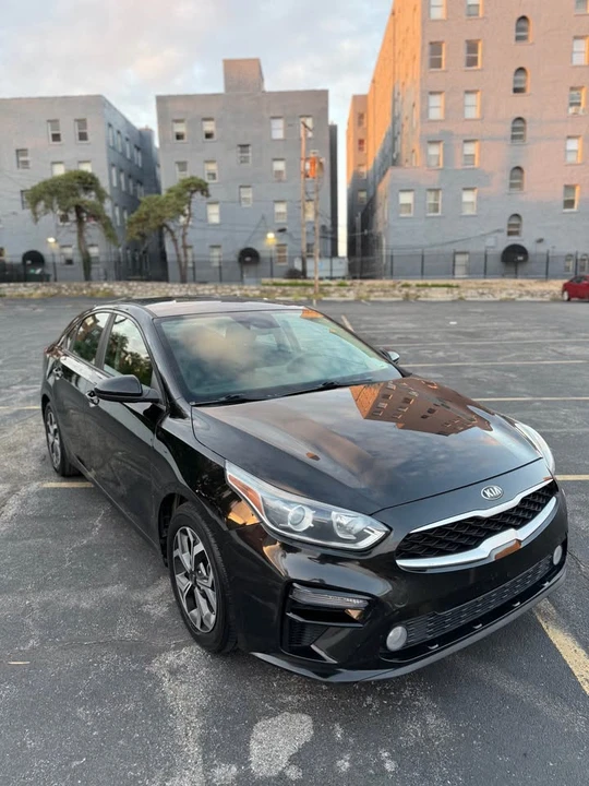 2019 Kia Forte - Image 3 of 17