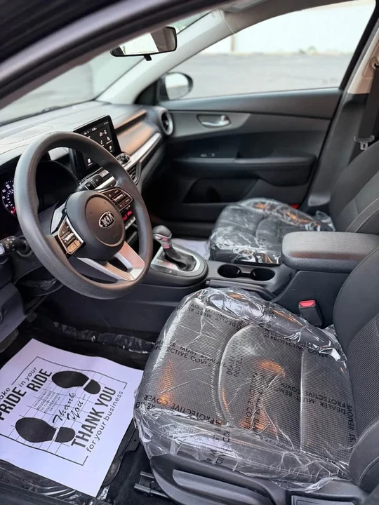 2019 Kia Forte - Image 8 of 16