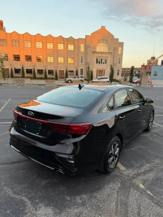 2019 Kia Forte - Image 4 of 16