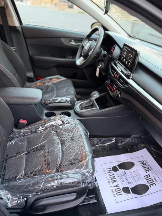 2019 Kia Forte - Image 11 of 16