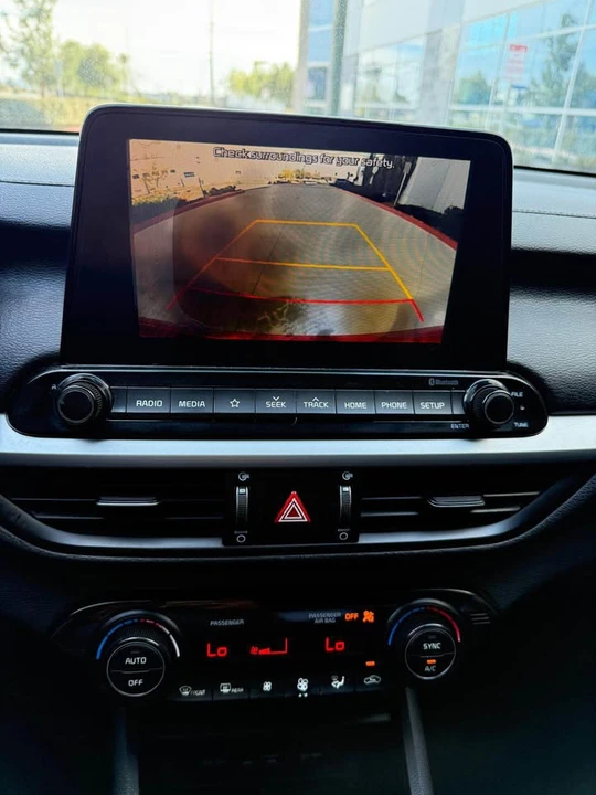 2019 Kia Forte - Image 8 of 9