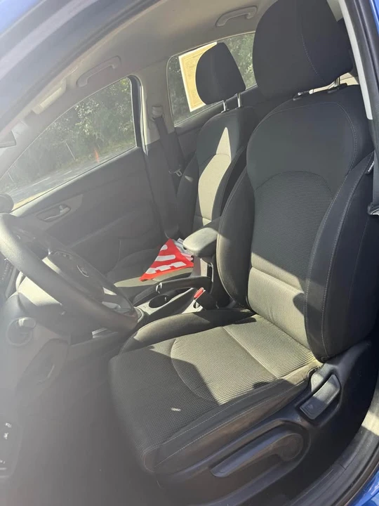 2019 Kia Forte - Image 7 of 17
