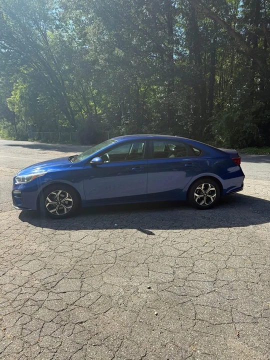 2019 Kia Forte - Image 6 of 17