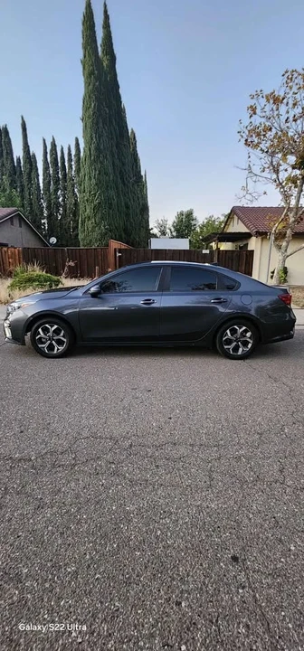 2019 Kia Forte - Image 6 of 17