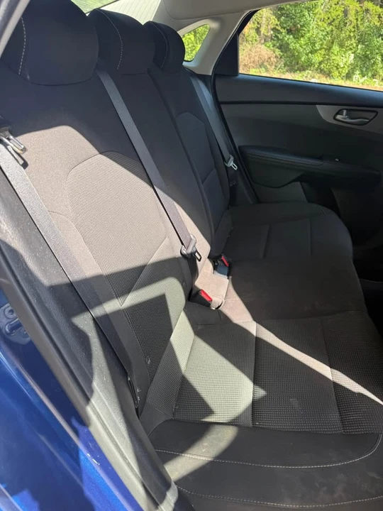 2019 Kia Forte - Image 10 of 17