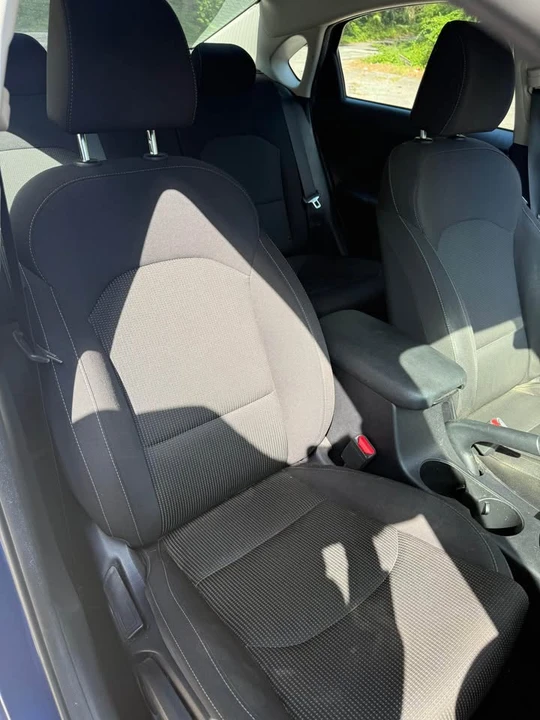 2019 Kia Forte - Image 11 of 17