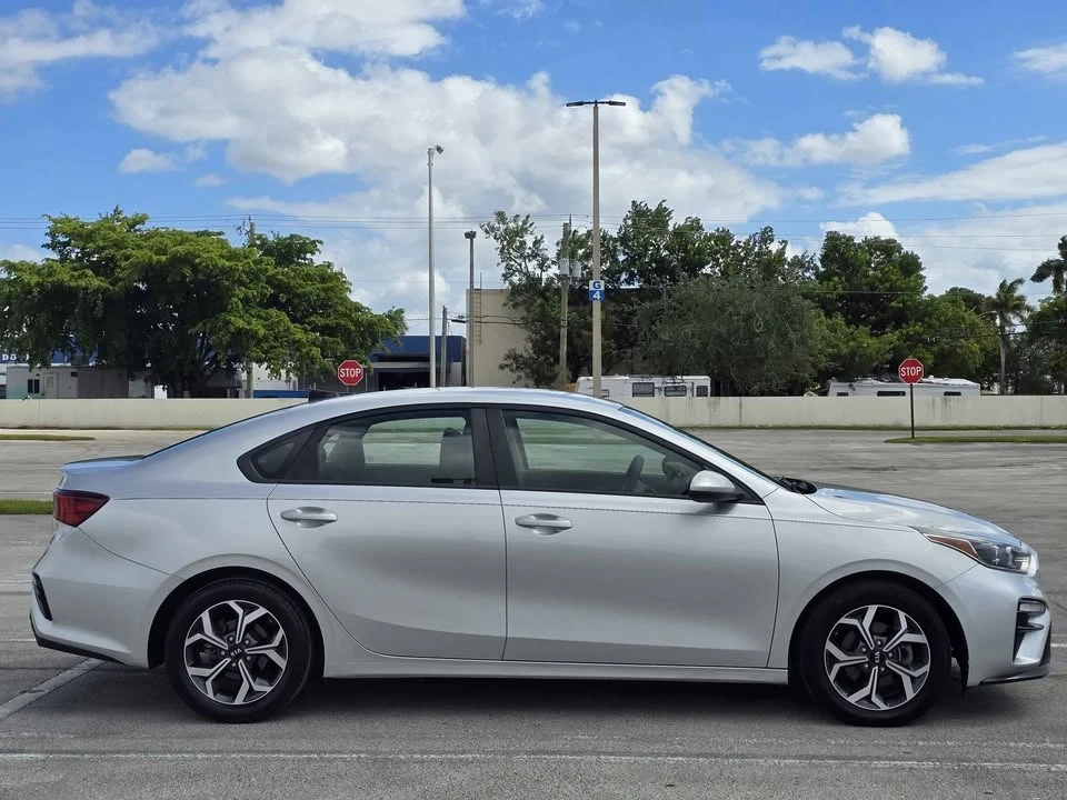 2019 Kia Forte - Image 13 of 14