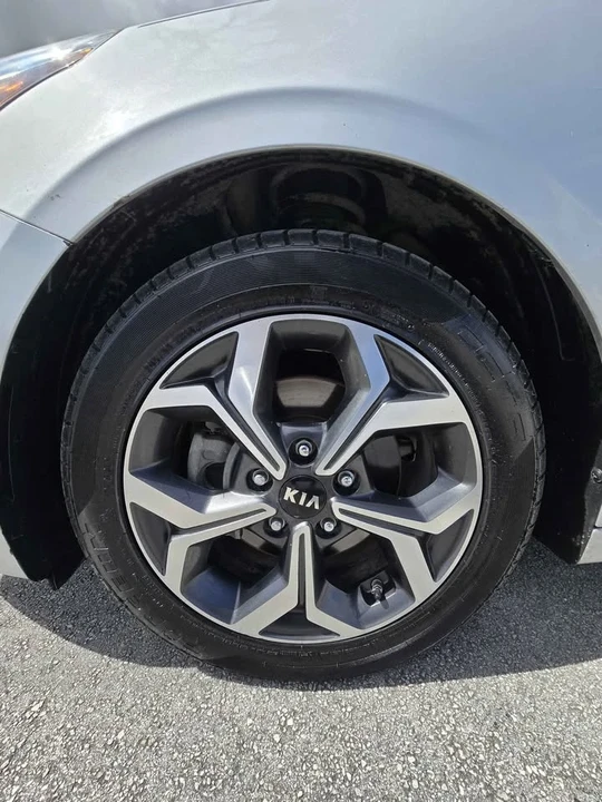 2019 Kia Forte - Image 9 of 14