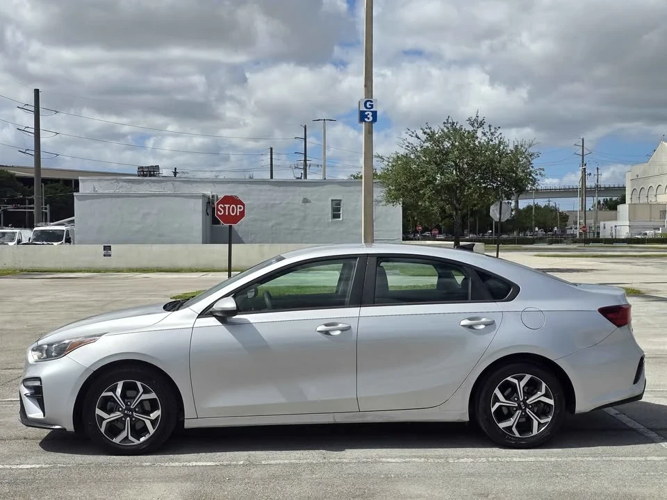 2019 Kia Forte - Image 11 of 14