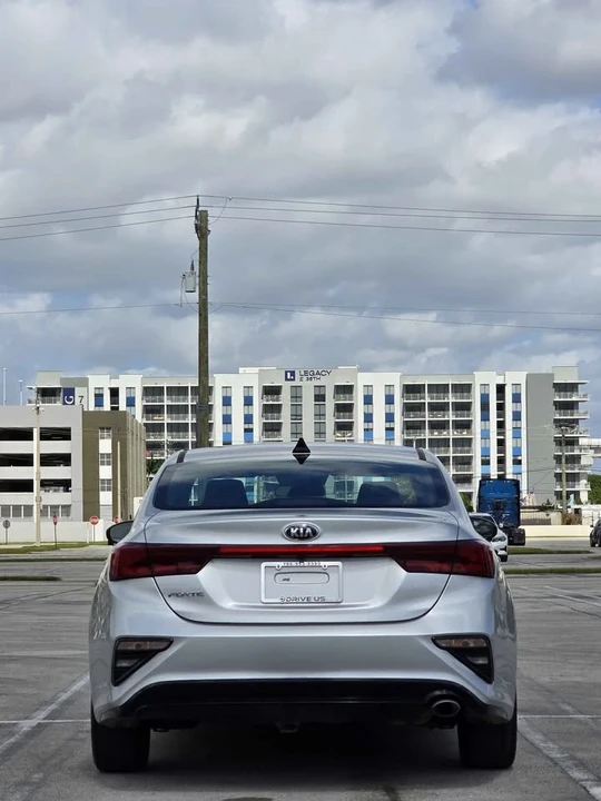 2019 Kia Forte - Image 4 of 14