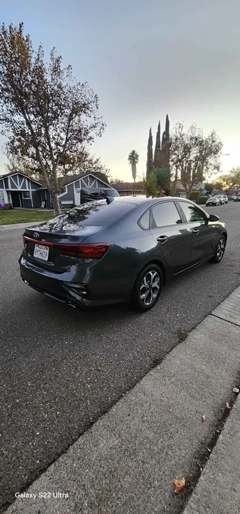 2019 Kia Forte - Image 4 of 17
