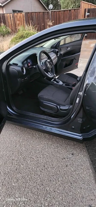 2019 Kia Forte - Image 13 of 17