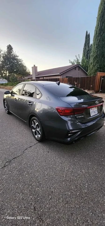 2019 Kia Forte - Image 5 of 17