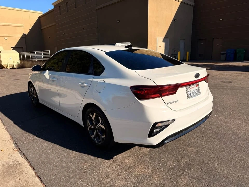 2019 Kia Forte - Image 5 of 11