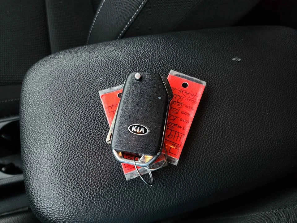 2019 Kia Forte - Image 12 of 17