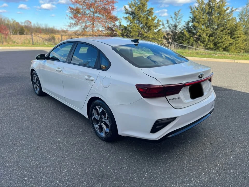 2019 Kia Forte - Image 6 of 13