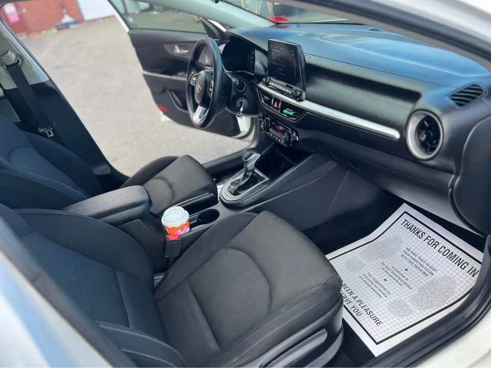 2019 Kia Forte - Image 10 of 13