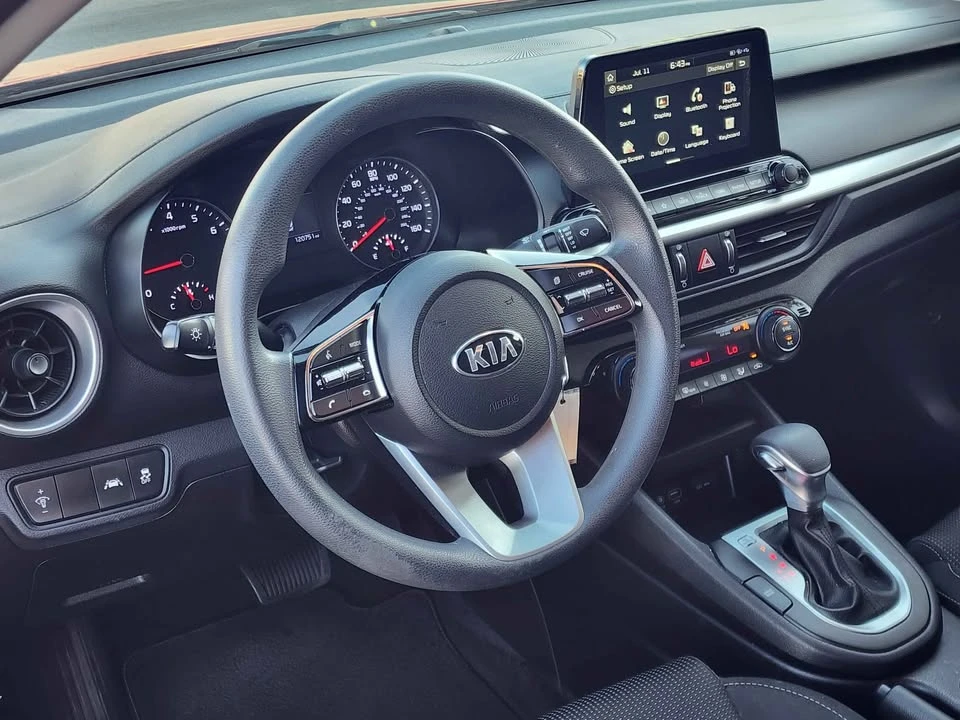 2019 Kia Forte - Image 8 of 17