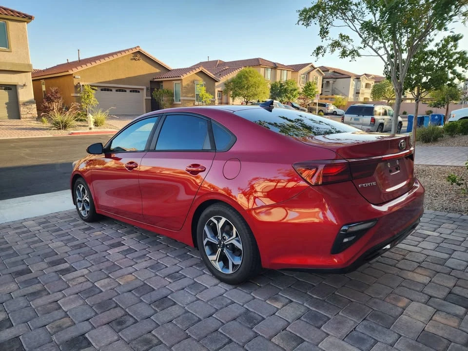 2019 Kia Forte - Image 5 of 17