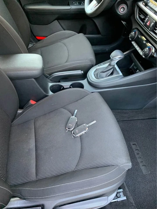 2019 Kia Forte - Image 6 of 15