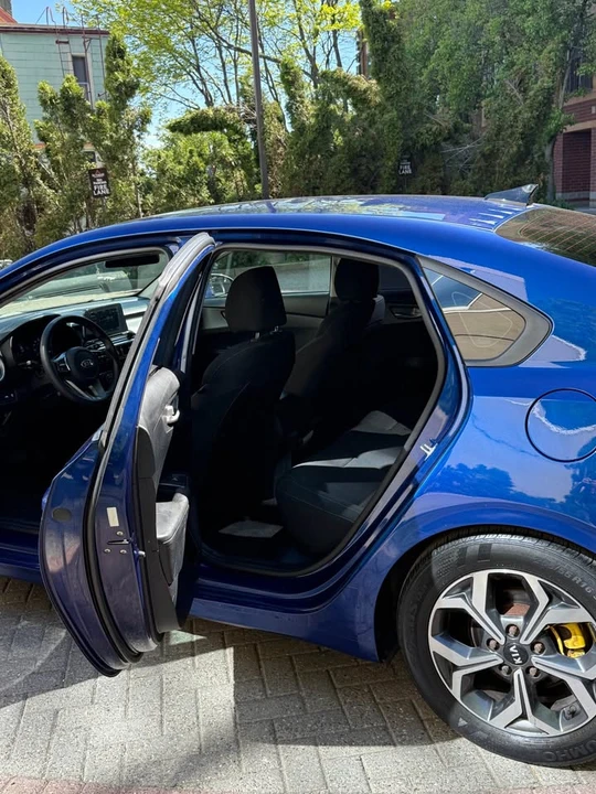 2019 Kia Forte - Image 9 of 12
