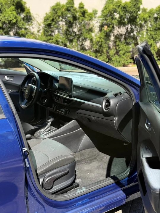 2019 Kia Forte - Image 10 of 12