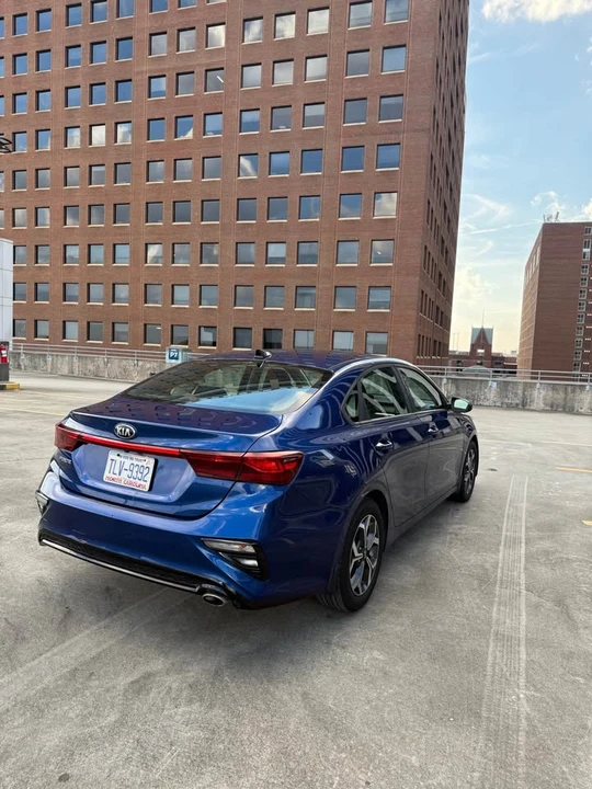 2019 Kia Forte - Image 7 of 16