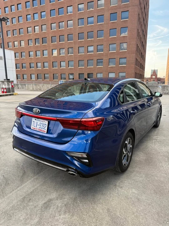 2019 Kia Forte - Image 10 of 16
