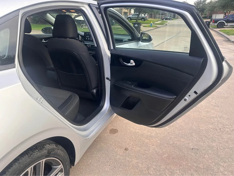 2019 Kia Forte - Image 14 of 18