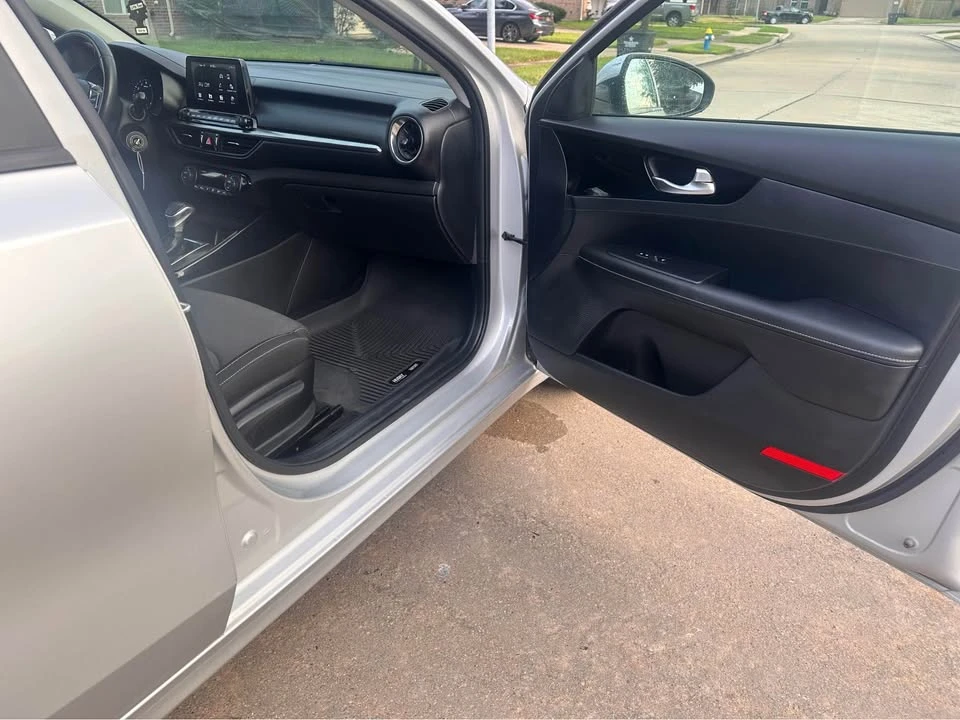 2019 Kia Forte - Image 13 of 18