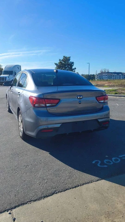 2019 Kia Forte - Image 5 of 21