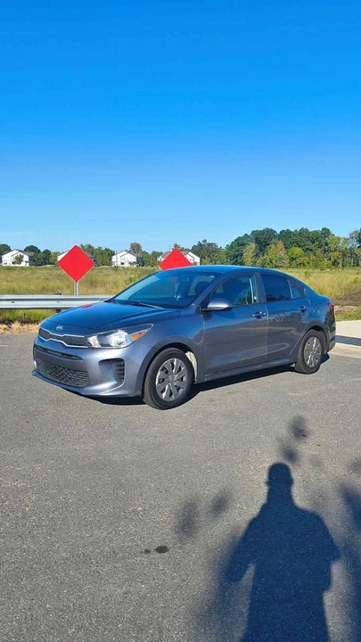 2019 Kia Forte - Image 2 of 21