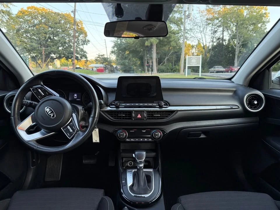 2019 Kia Forte - Image 11 of 13