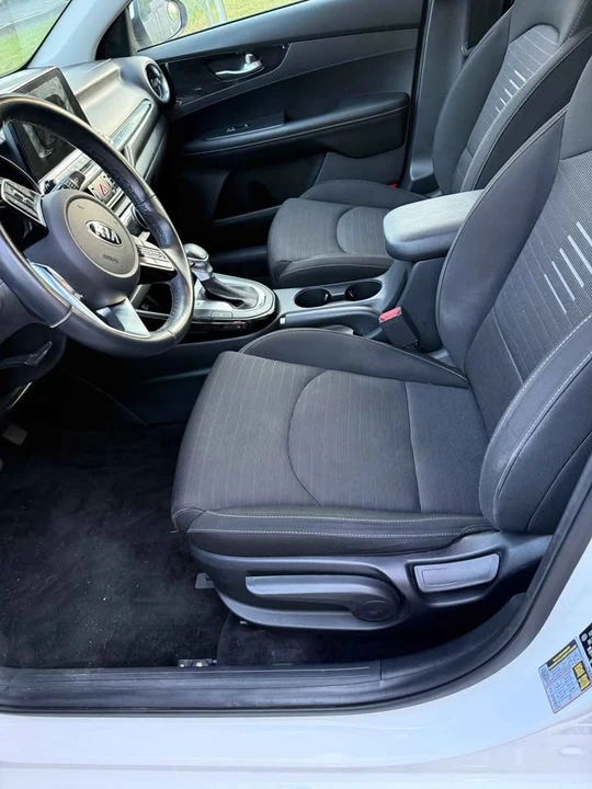 2019 Kia Forte - Image 10 of 12