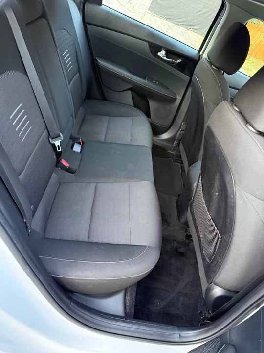 2019 Kia Forte - Image 8 of 12