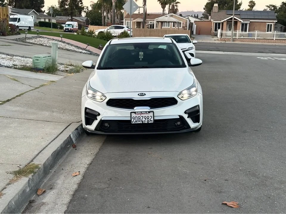 2019 Kia Forte - Image 4 of 10