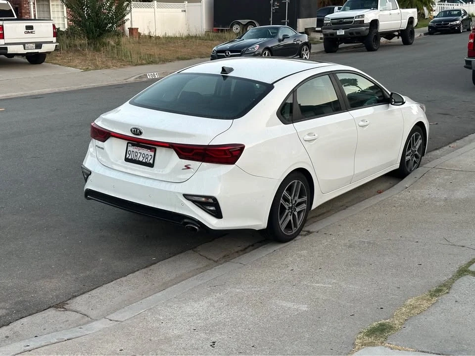 2019 Kia Forte - Image 5 of 10