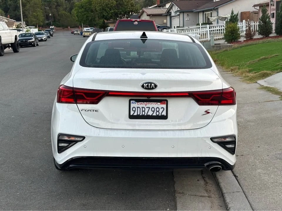 2019 Kia Forte - Image 6 of 10