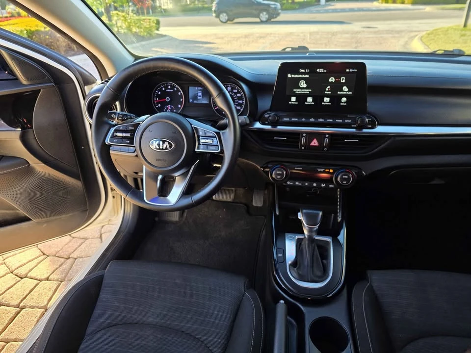 2019 Kia Forte - Image 7 of 16