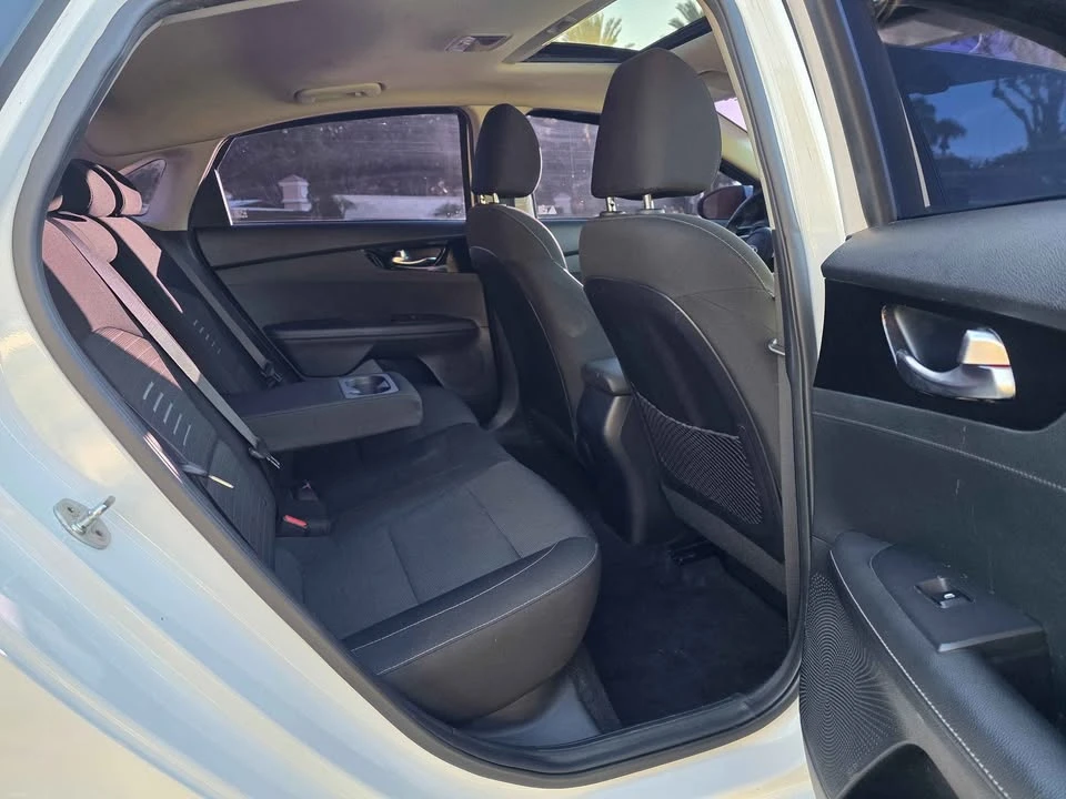 2019 Kia Forte - Image 12 of 16