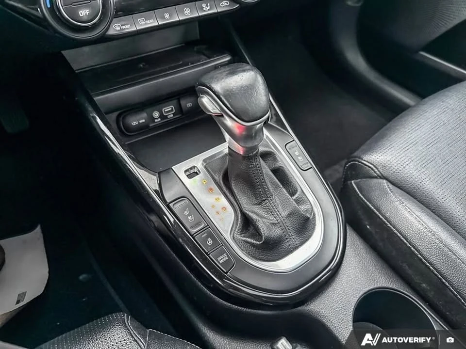 2019 Kia Forte - Image 11 of 17