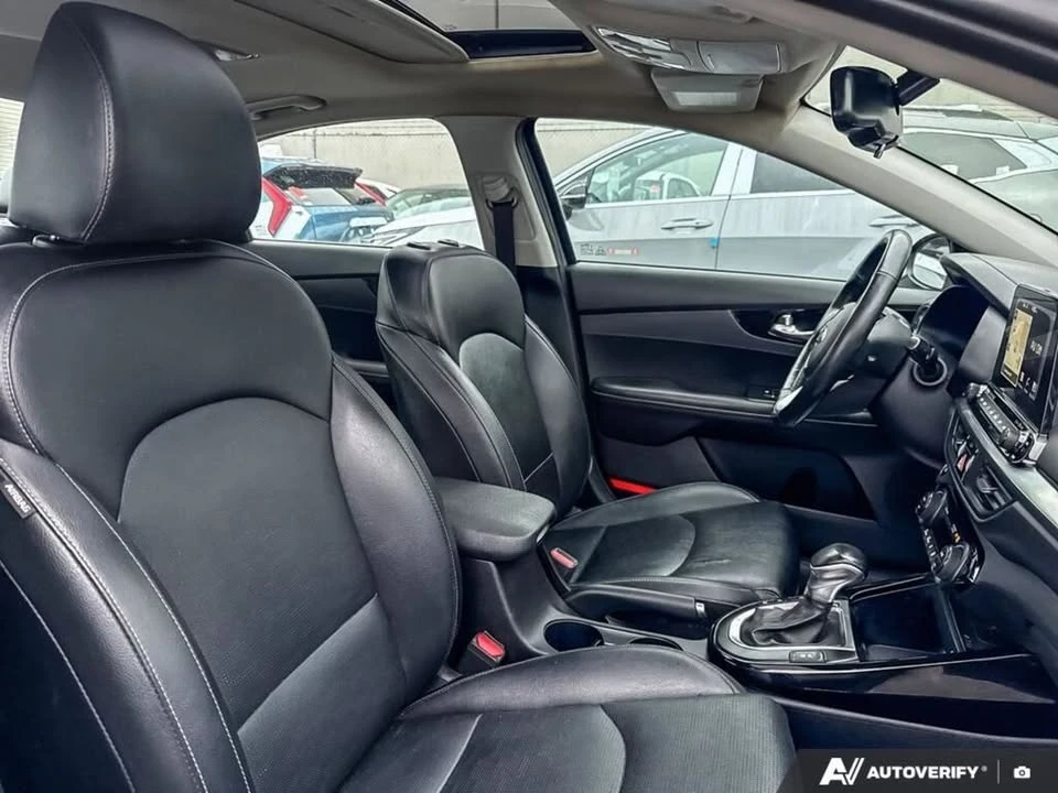 2019 Kia Forte - Image 14 of 17