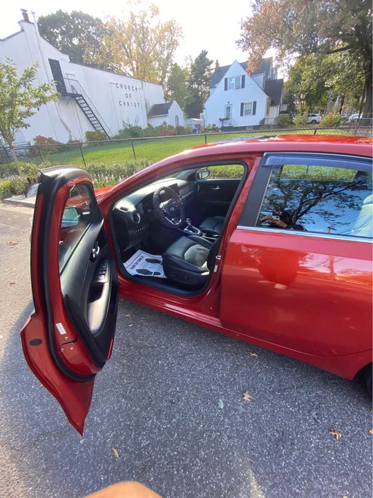 2019 Kia Forte - Image 2 of 13