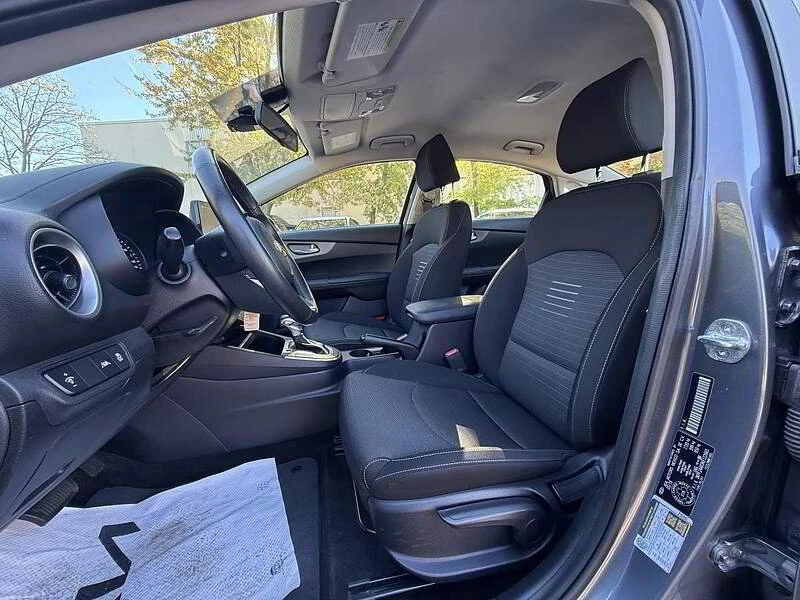 2019 Kia Forte - Image 6 of 15