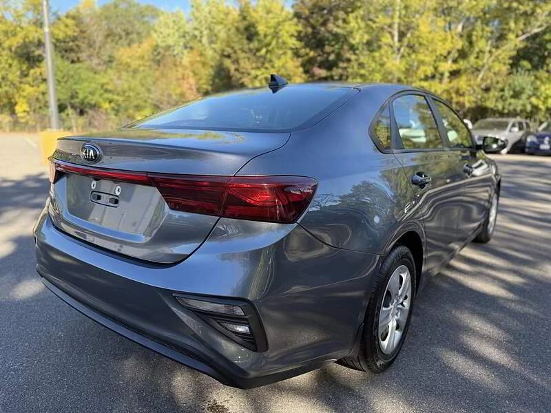 2019 Kia Forte - Image 5 of 15