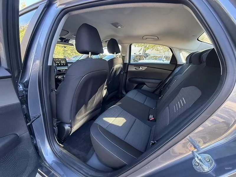 2019 Kia Forte - Image 7 of 15